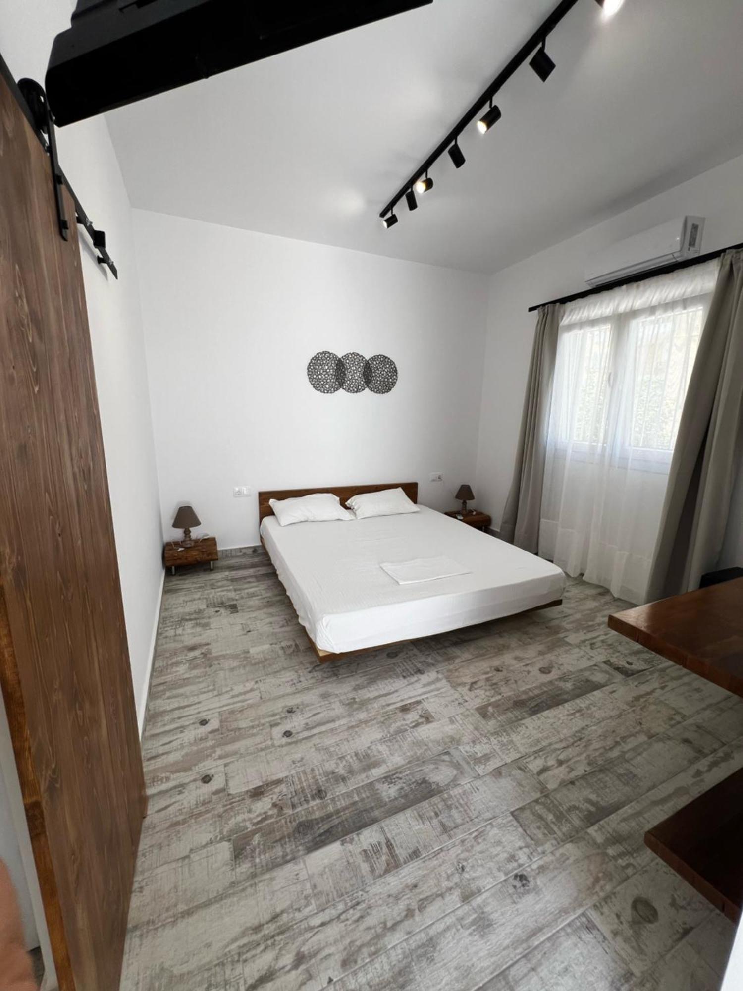 Three Seasons Apartment Kávos Екстериор снимка
